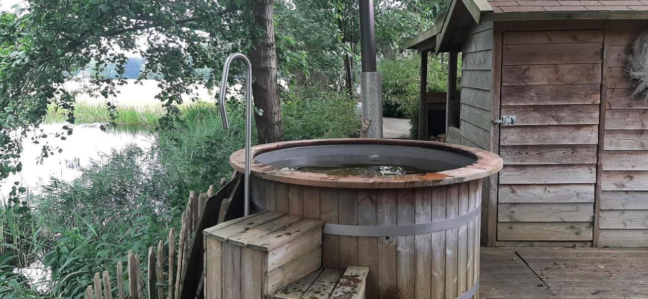 Huize Koempoelan Bed & Breakfast Naarden Luaran gambar