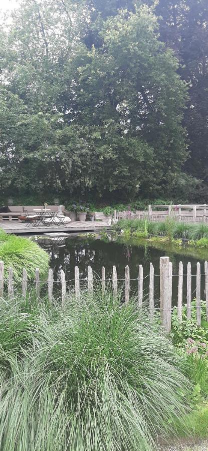 Huize Koempoelan Bed & Breakfast Naarden Luaran gambar