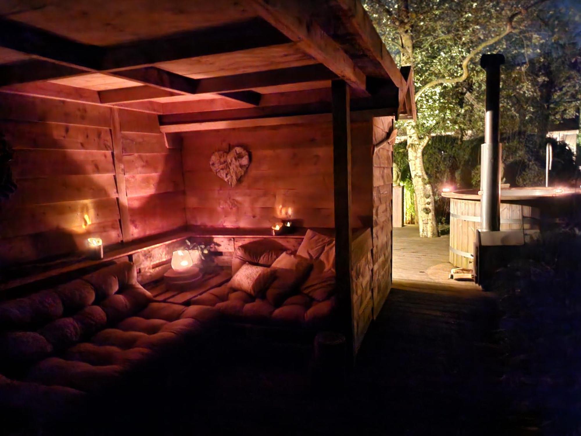 Huize Koempoelan Bed & Breakfast Naarden Luaran gambar